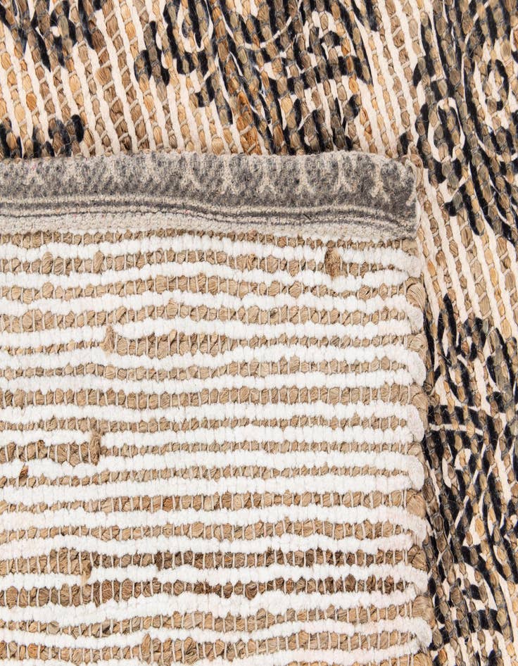 Detail image of 4' 1 x 6' Chenille Jute Rug