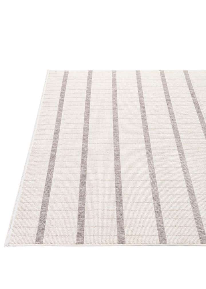 5' 3 x 7' 10 Cherokee Rug