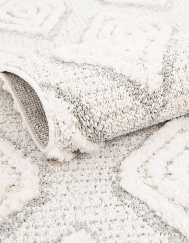 Detail image of 7' 10 x 10' Cherokee Rug