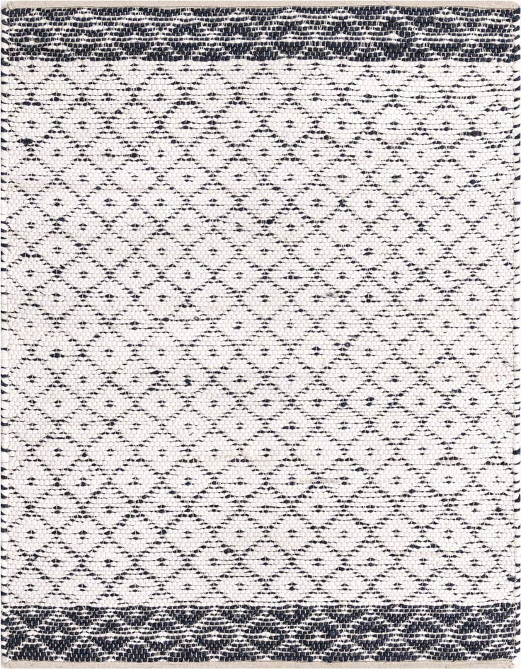 Detail image of 4' 1 x 6' 1 Hand Woven Chindi Trellis Rug
