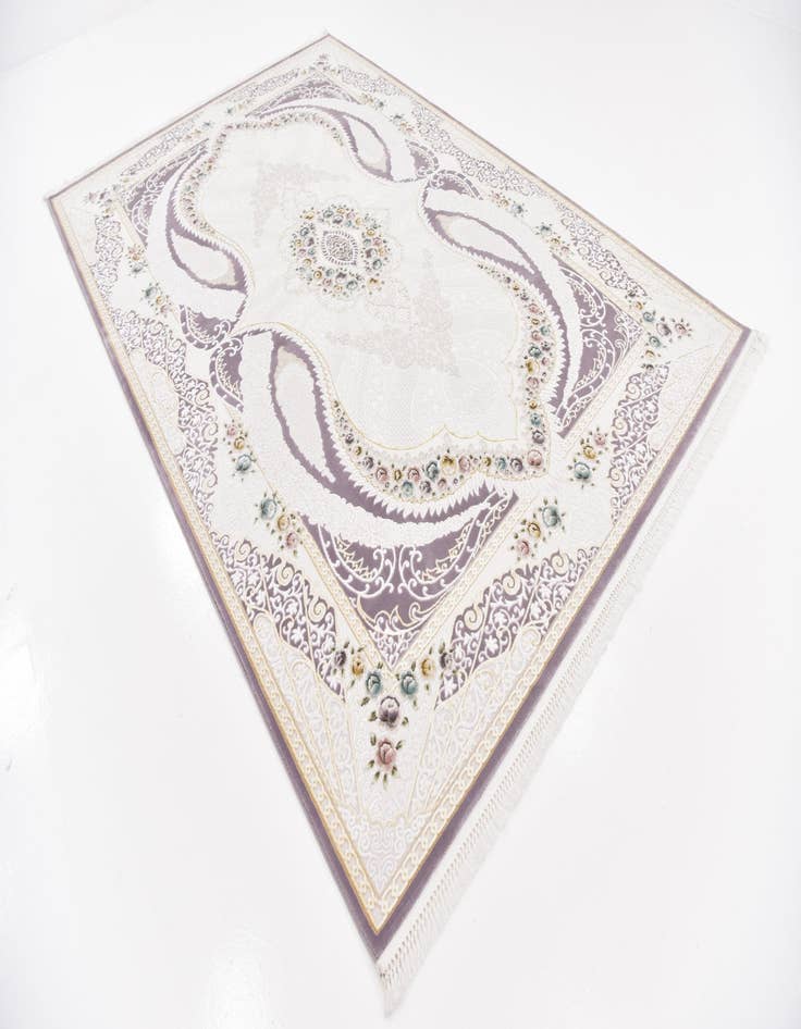 Detail image of 6' 6 x 9' 10 Classic Aubusson Rug