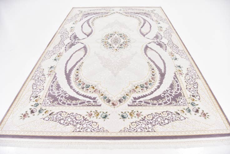 Detail image of 6' 6 x 9' 10 Classic Aubusson Rug