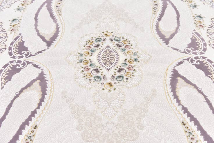 Detail image of 6' 6 x 9' 10 Classic Aubusson Rug