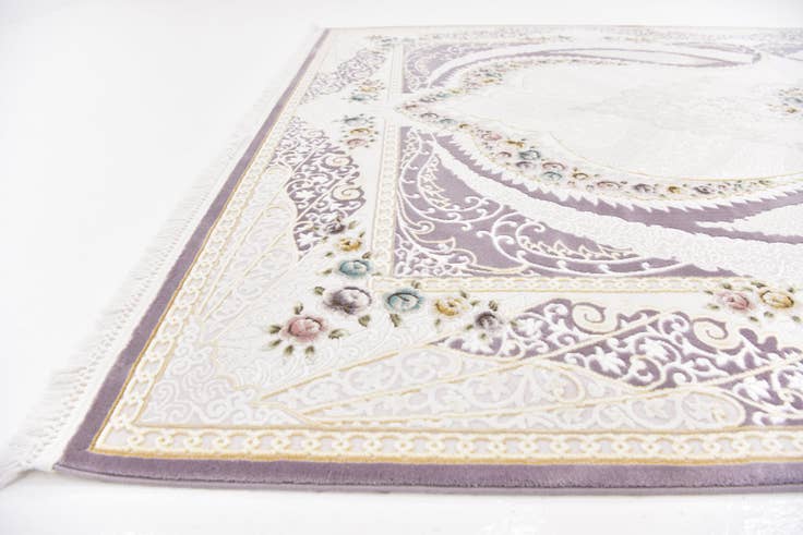 Detail image of 6' 6 x 9' 10 Classic Aubusson Rug
