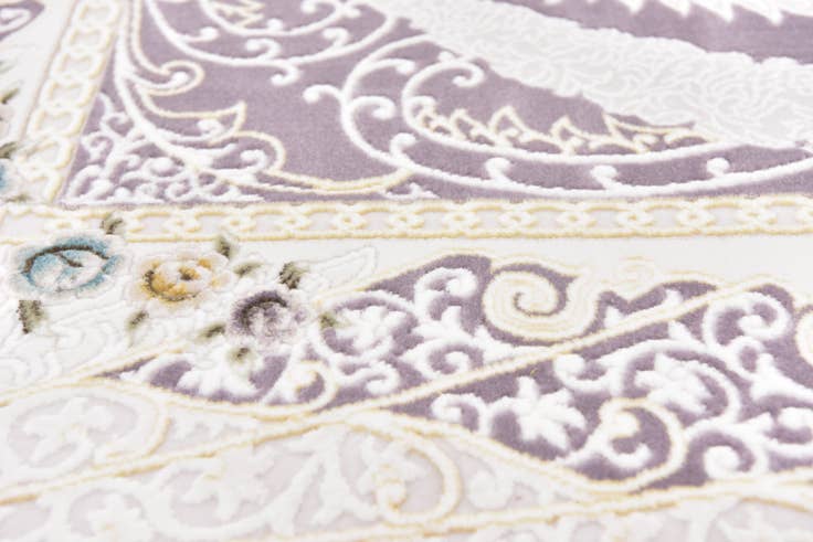 Detail image of 6' 6 x 9' 10 Classic Aubusson Rug