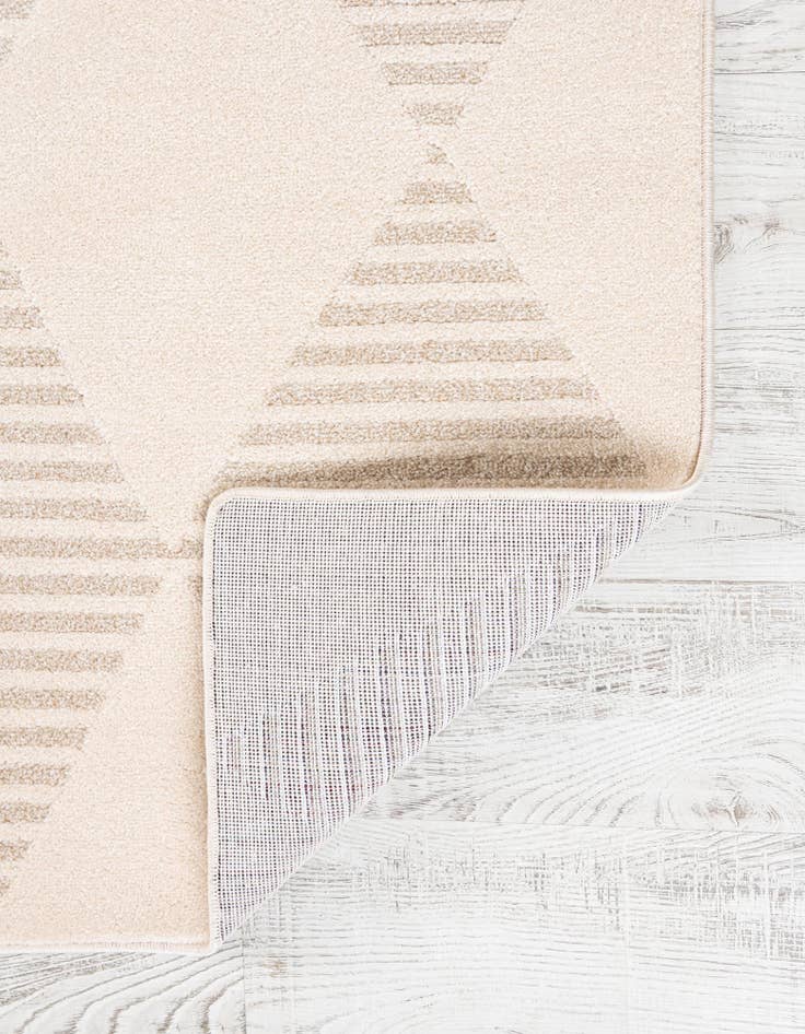 Detail image of 4' x 6' Contour Rug