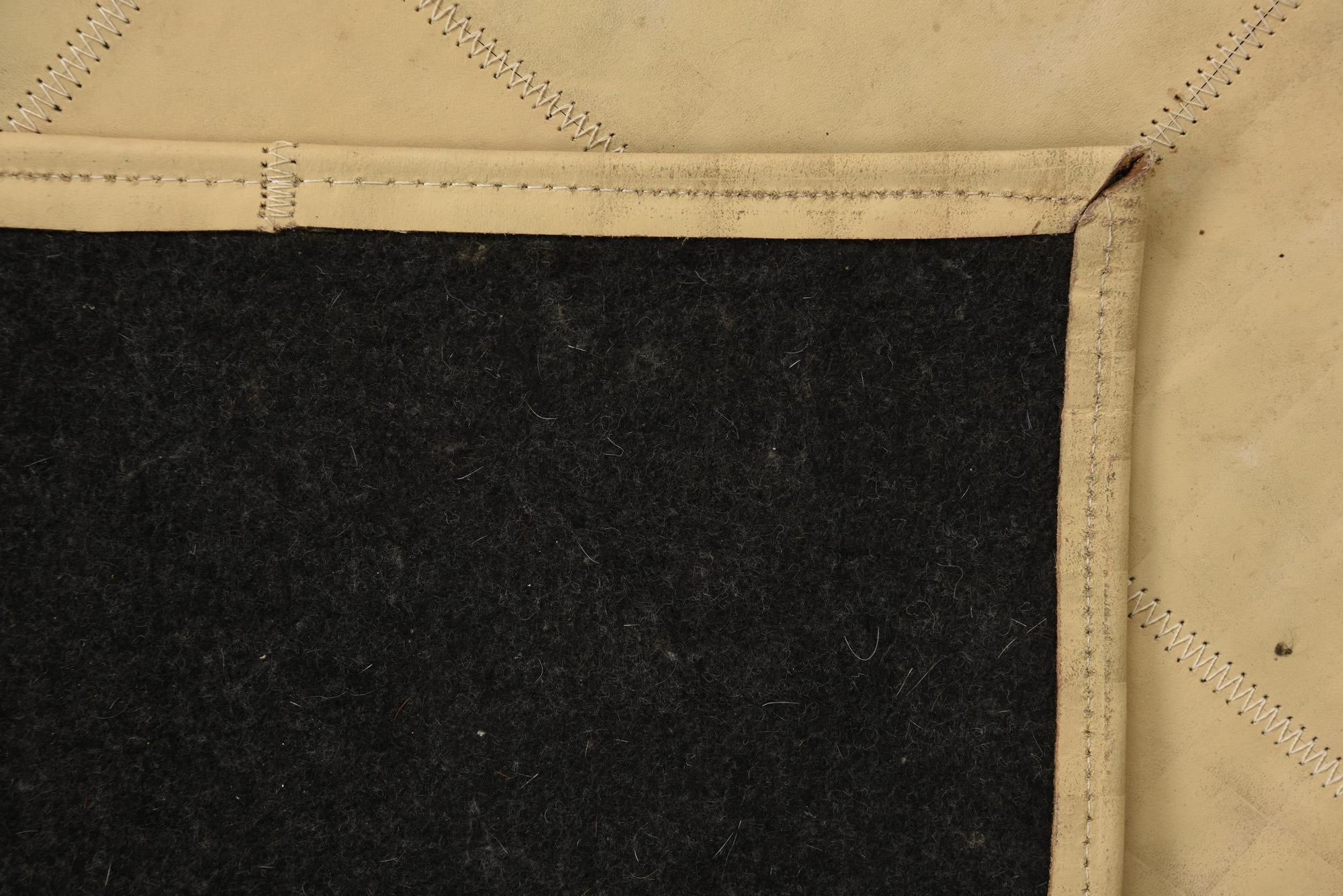 2' 1 x 3' 1 Cowhide Leather Rug