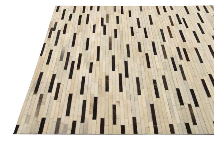 4' 10 x 6' 10 Cowhide Rug