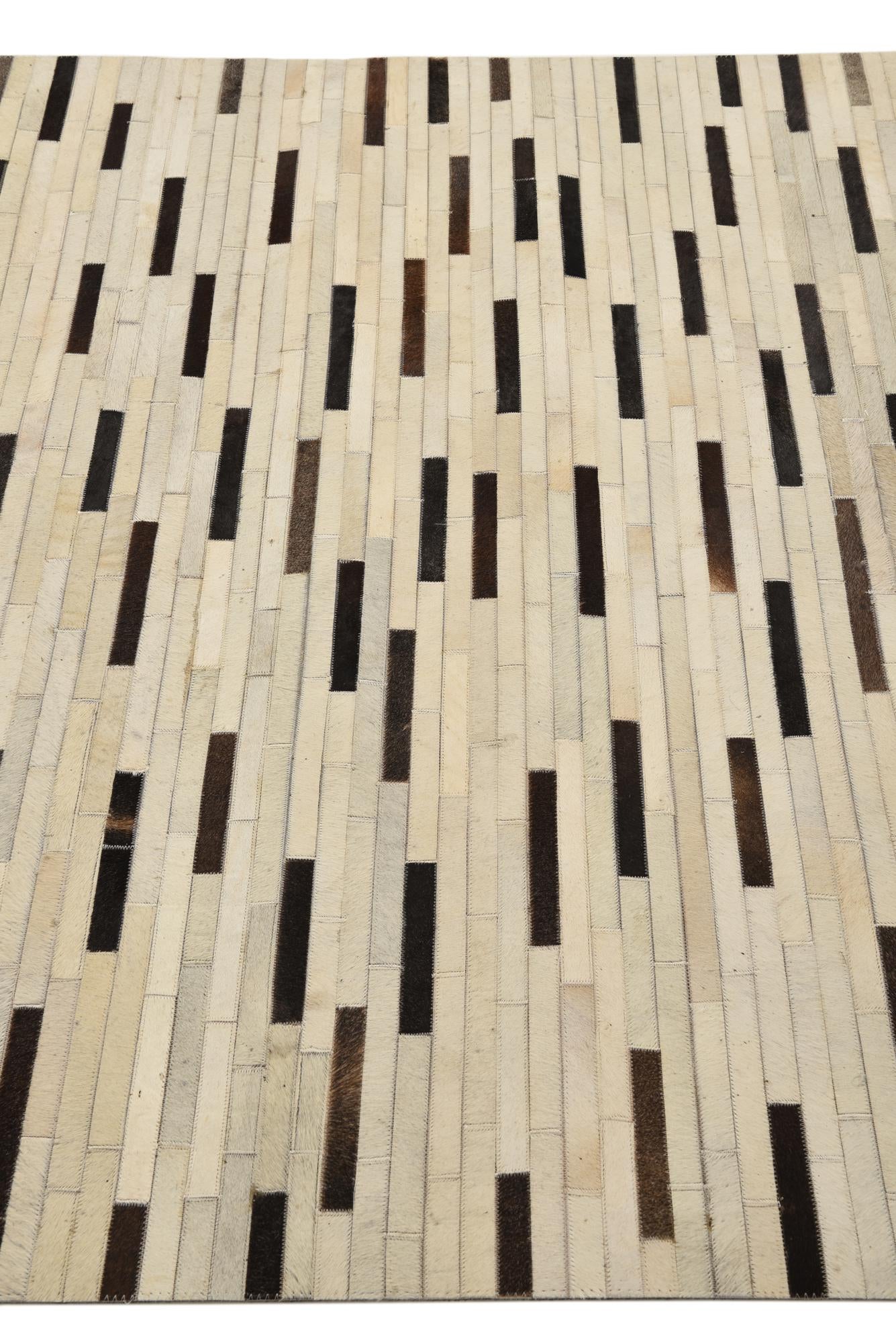 4' 10 x 6' 10 Cowhide Rug