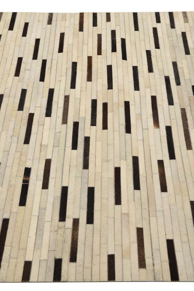 4' 10 x 6' 10 Cowhide Rug