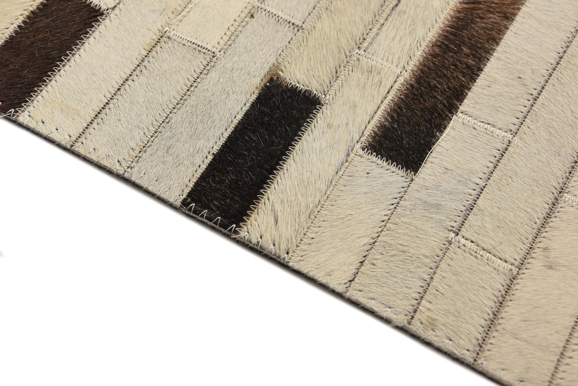 4' 10 x 6' 10 Cowhide Rug