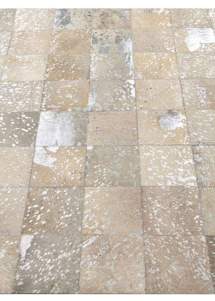 5' 1 x 8' Cowhide Rug