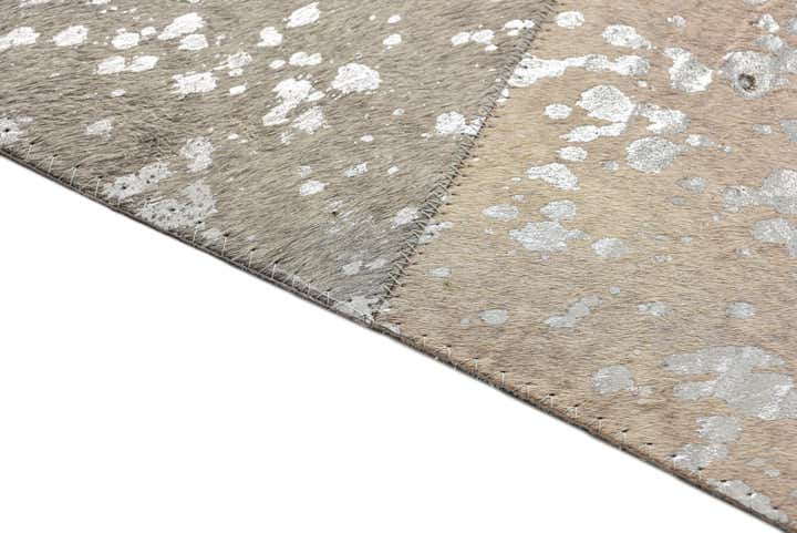 5' 1 x 8' Cowhide Rug