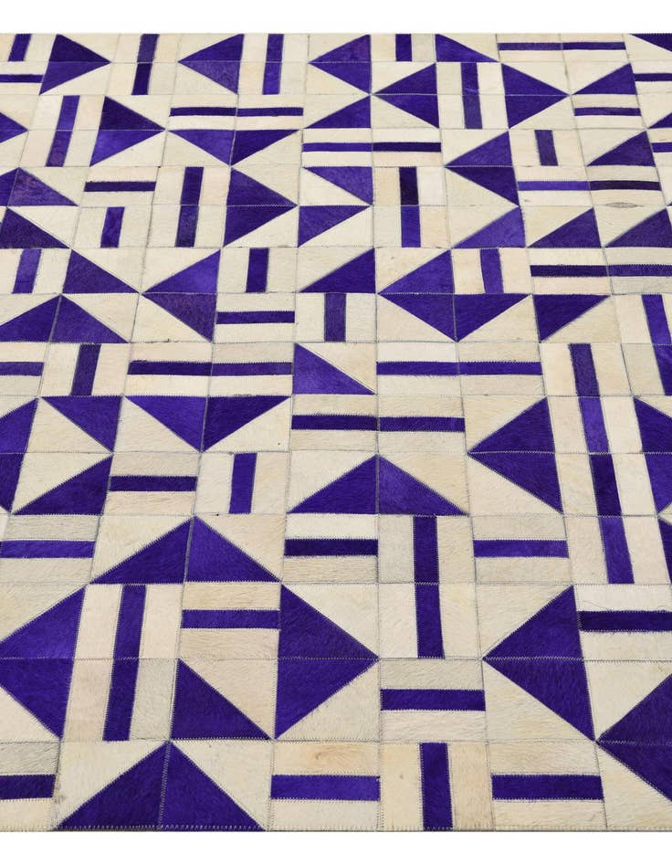 Detail image of 5' x 7' 10 Cowhide Rug