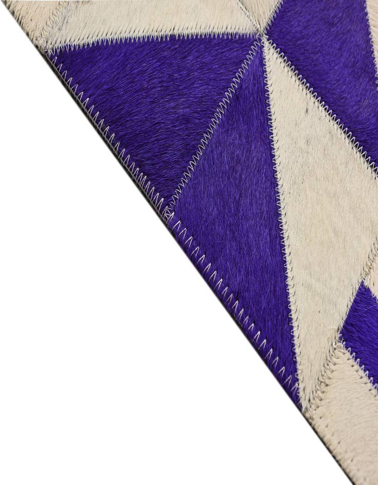 Detail image of 5' x 7' 10 Cowhide Rug