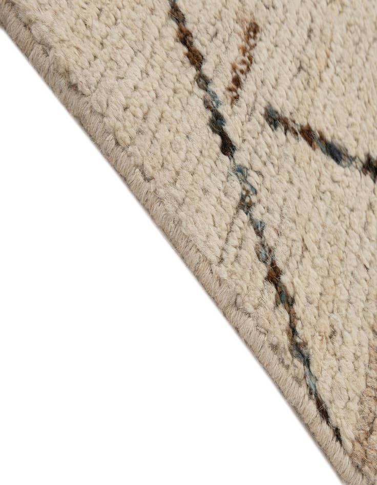 Detail image of 6' 8 x 9' 2  Hand Knotted Darya Wool Rug