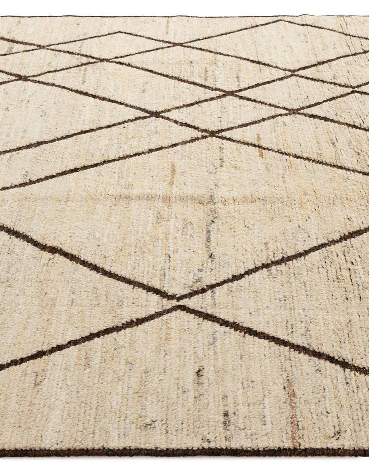 Detail image of 6' 9 x 9' 9 Hand Knotted Darya Wool Rug