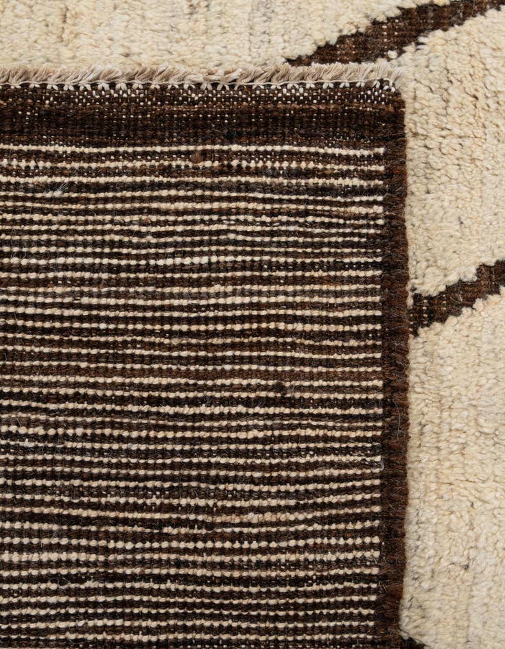 Detail image of 6' 9 x 9' 9  Hand Knotted Darya Wool Rug