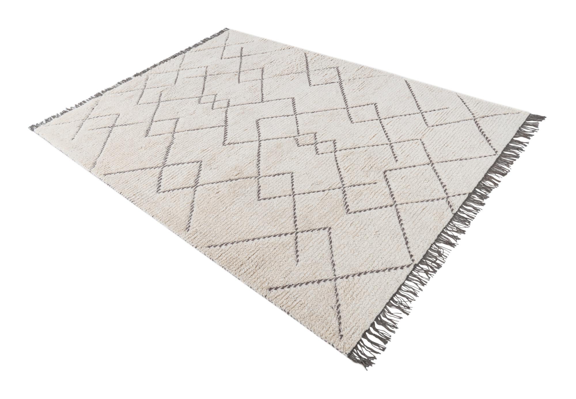 5' 7 x 7' 8 Hand Knotted Darya Wool Rug