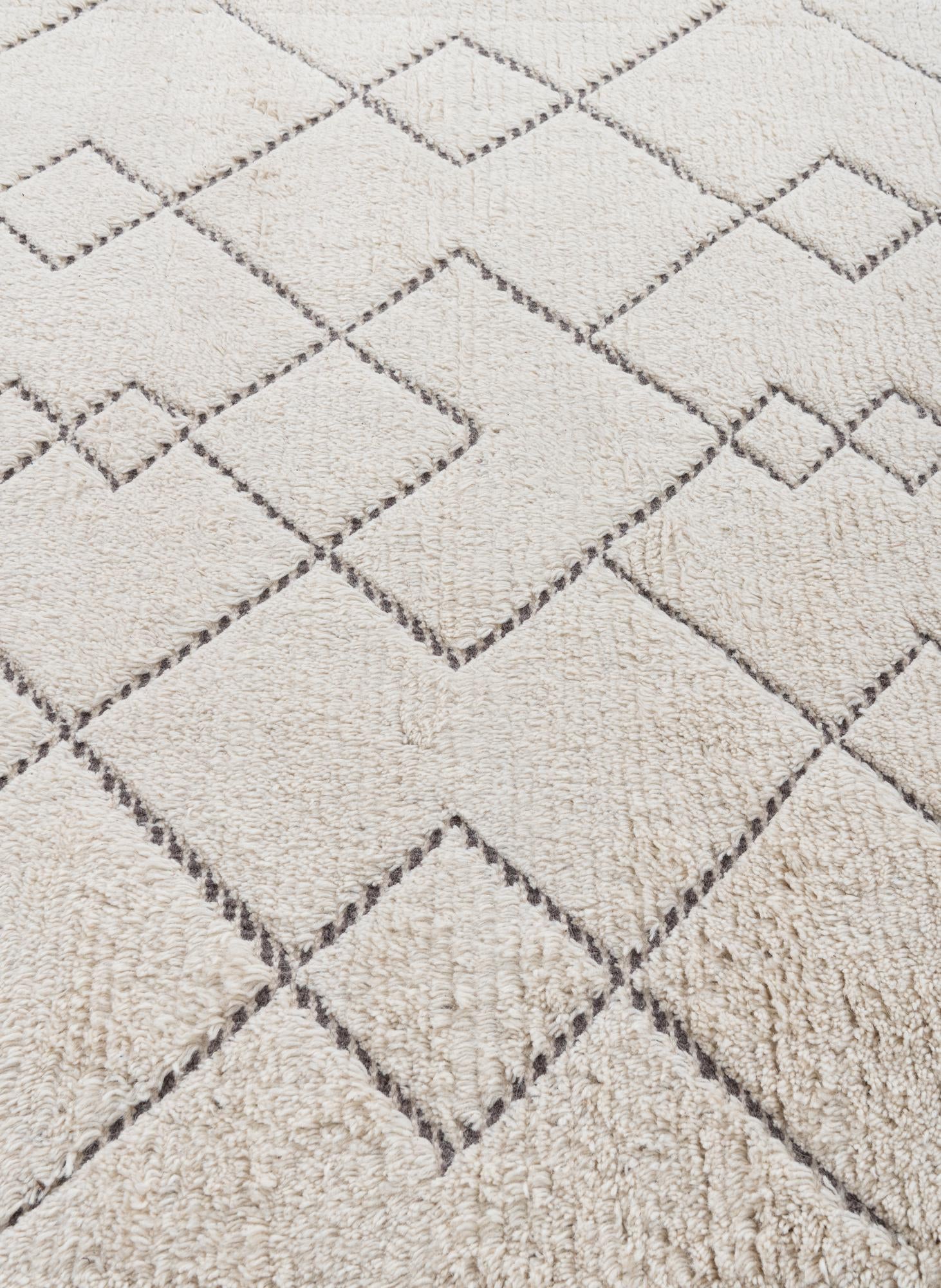 5' 7 x 7' 8 Hand Knotted Darya Wool Rug
