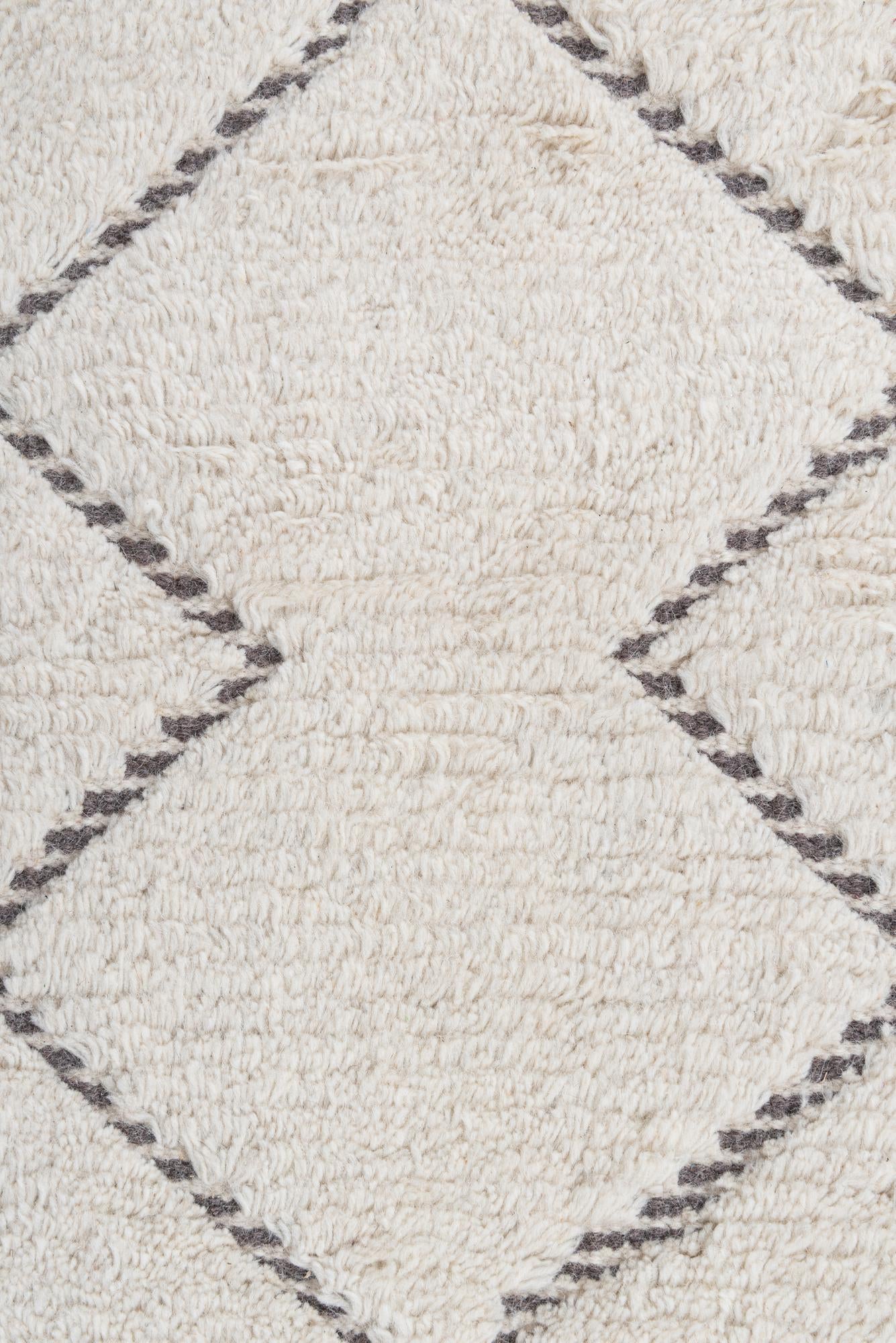 5' 7 x 7' 8 Hand Knotted Darya Wool Rug