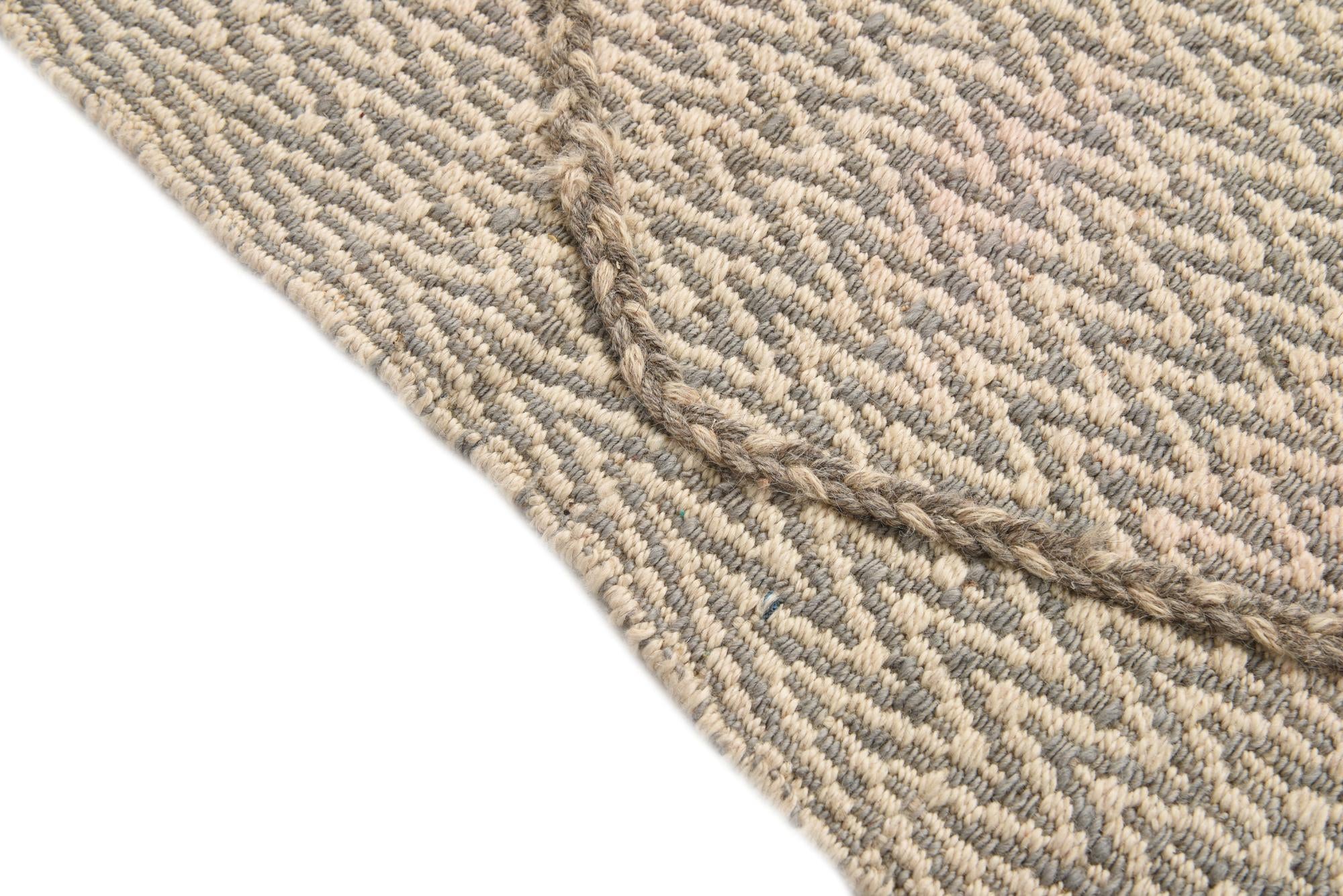 3' 9 x 6' 1 Hand Knotted Darya Wool Rug