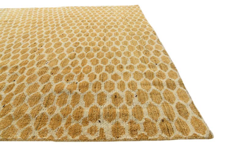 Detail image of 6' 1 x 8' 7 Hand Knotted Darya Wool Rug