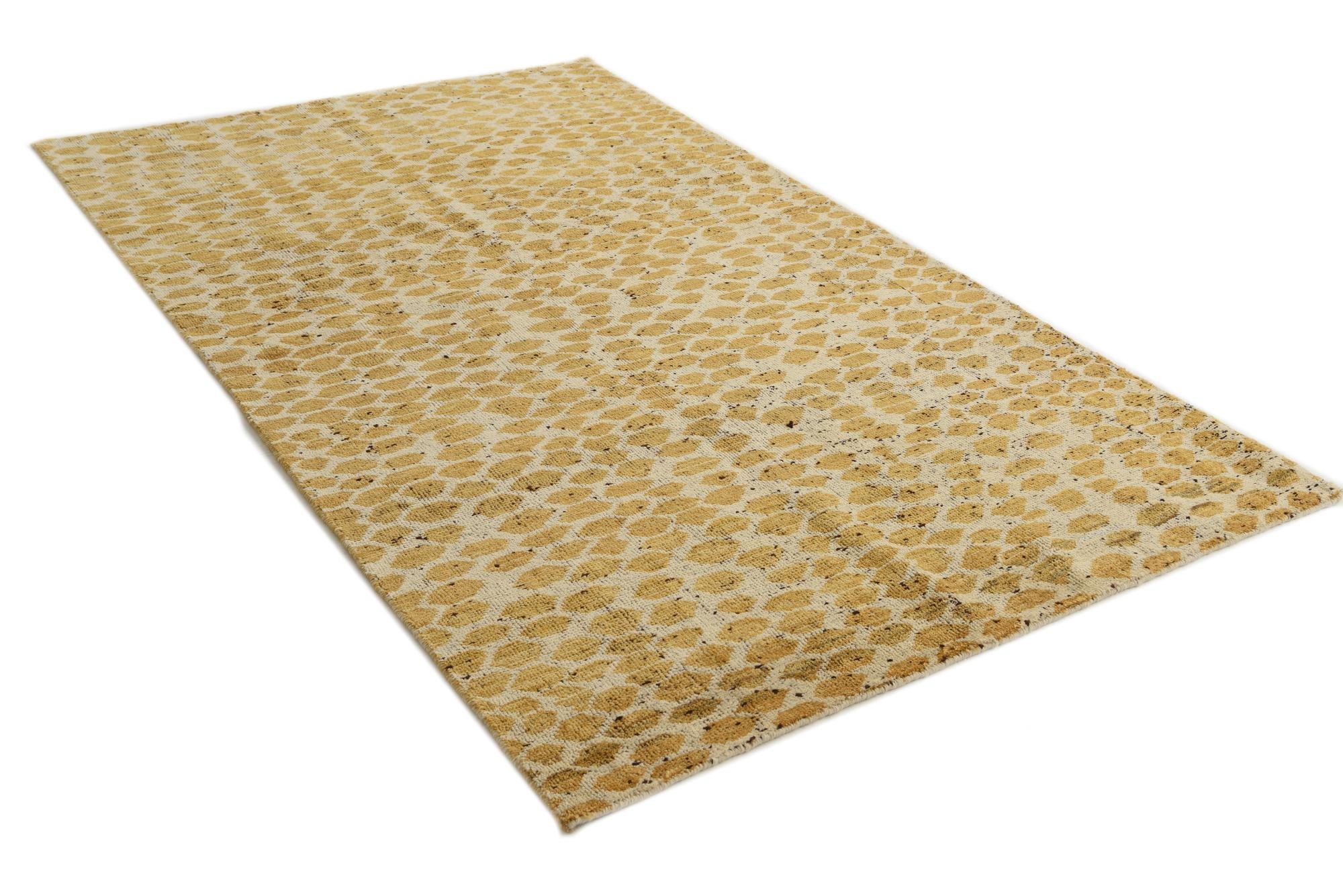 5' x 8' Hand Knotted Darya Wool Rug