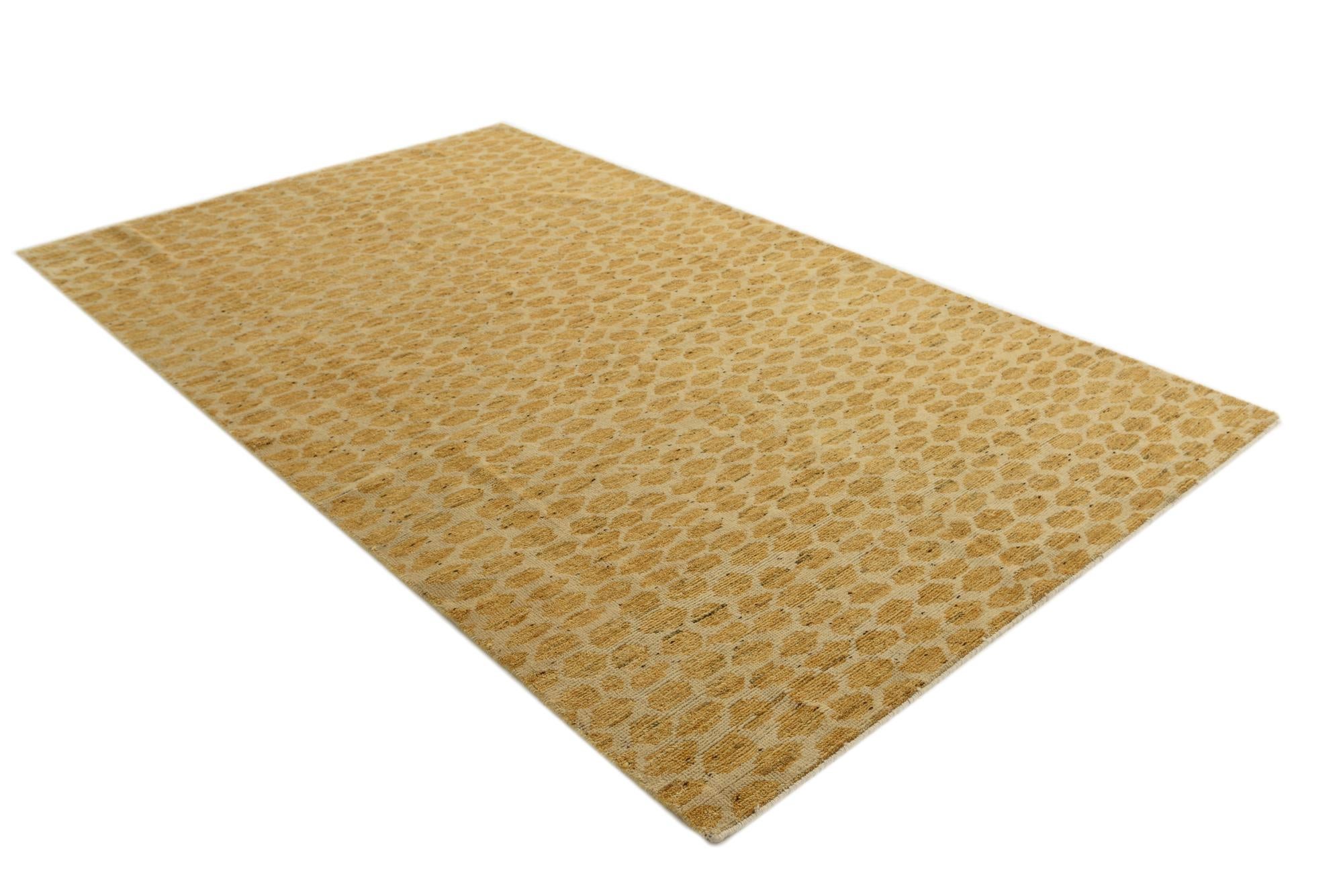 5' 6 x 9' 4 Hand Knotted Darya Wool Rug