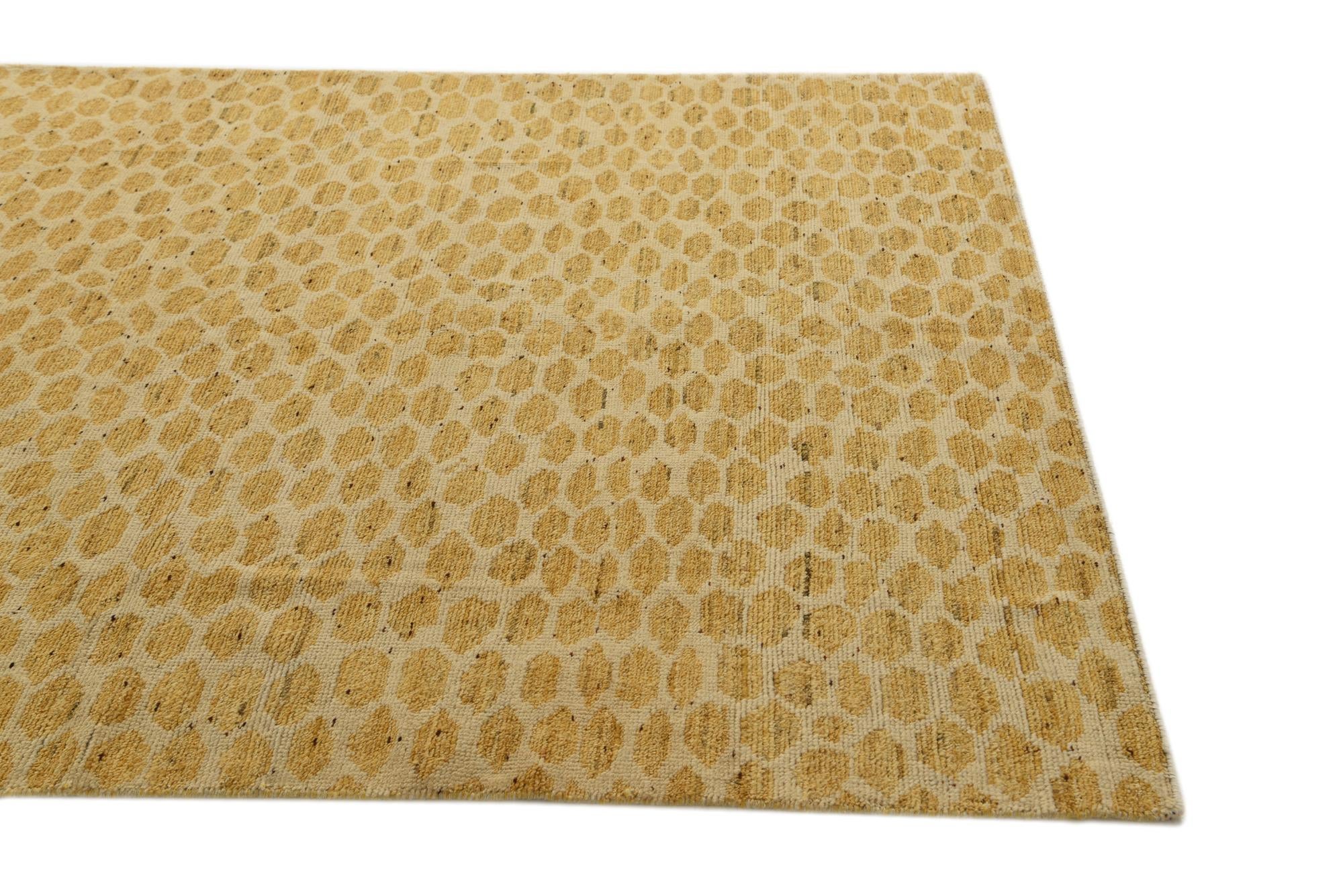 5' 6 x 9' 4 Hand Knotted Darya Wool Rug