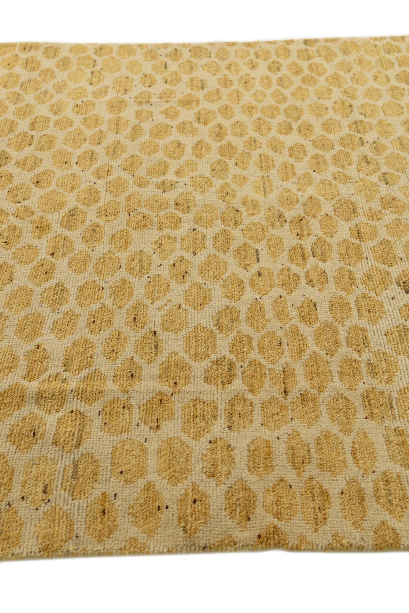 5' 6 x 9' 4 Hand Knotted Darya Wool Rug