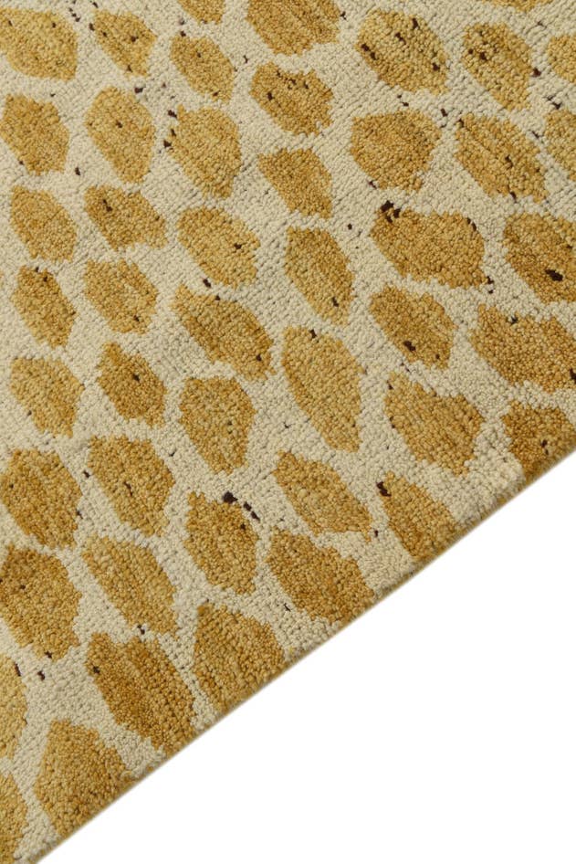 Detail image of 5' 1 x 8' 1 Hand Knotted Darya Wool Rug