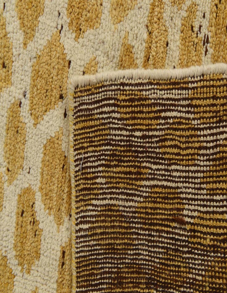 Detail image of 5' 1 x 8' 1  Hand Knotted Darya Wool Rug
