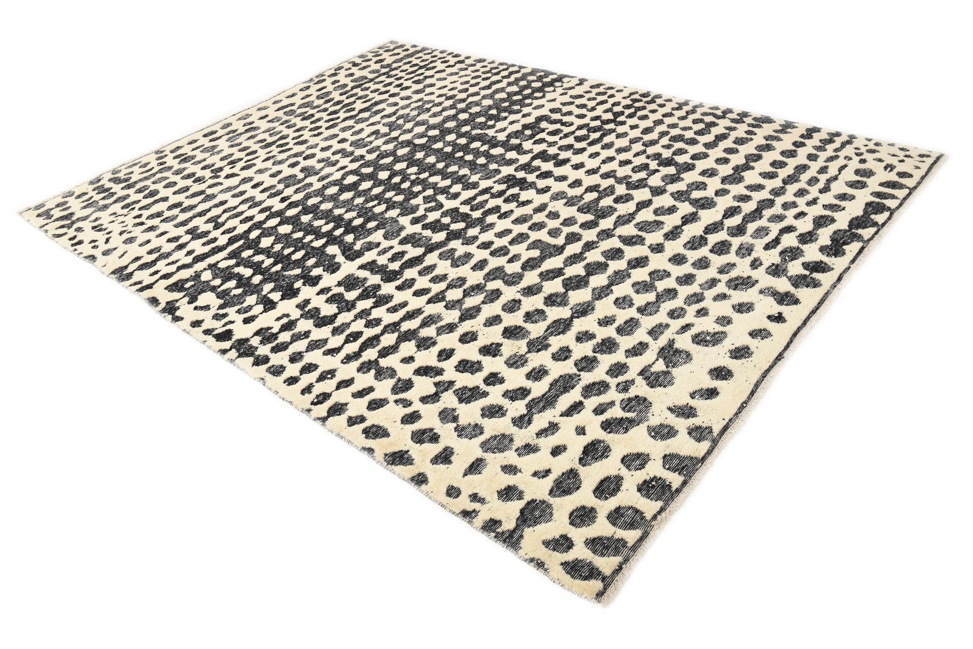 7' 10 x 10' 2 Hand Knotted Darya Wool Rug