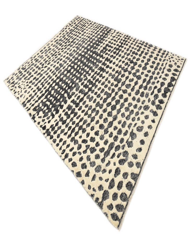 Detail image of 7' 10 x 10' 2  Hand Knotted Darya Wool Rug