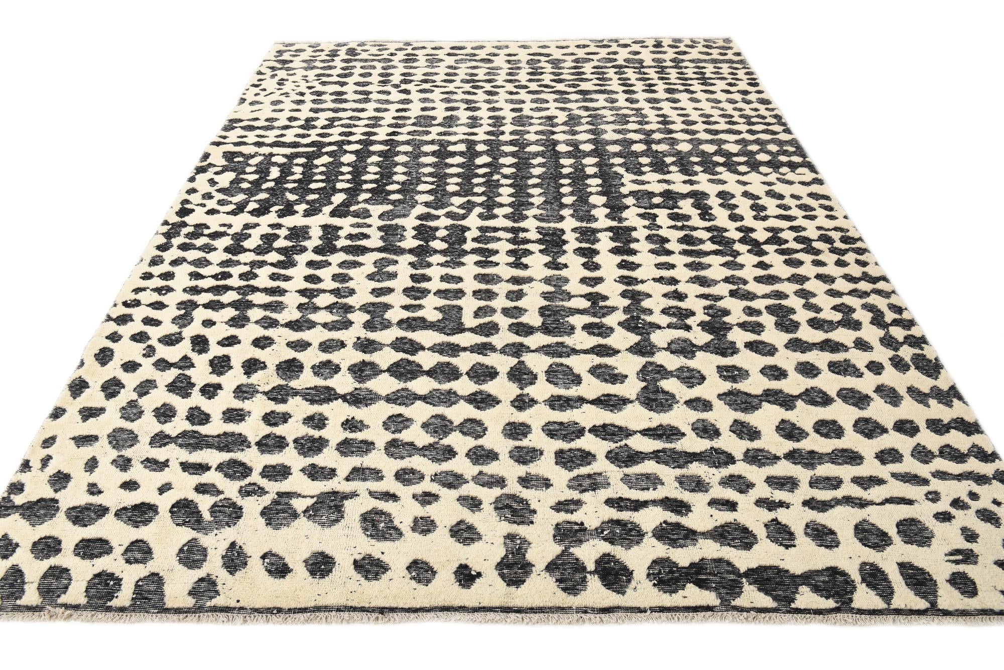 7' 10 x 10' 2 Hand Knotted Darya Wool Rug