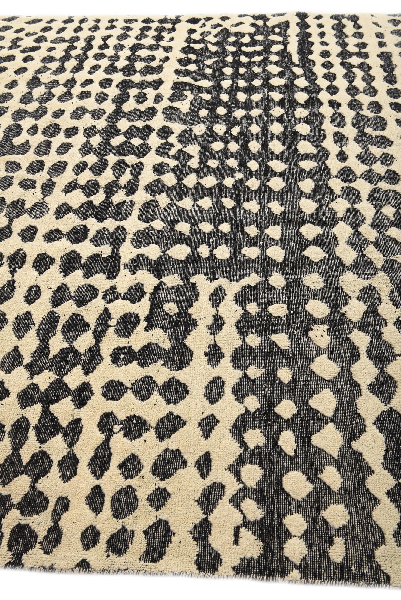 7' 10 x 10' 2 Hand Knotted Darya Wool Rug