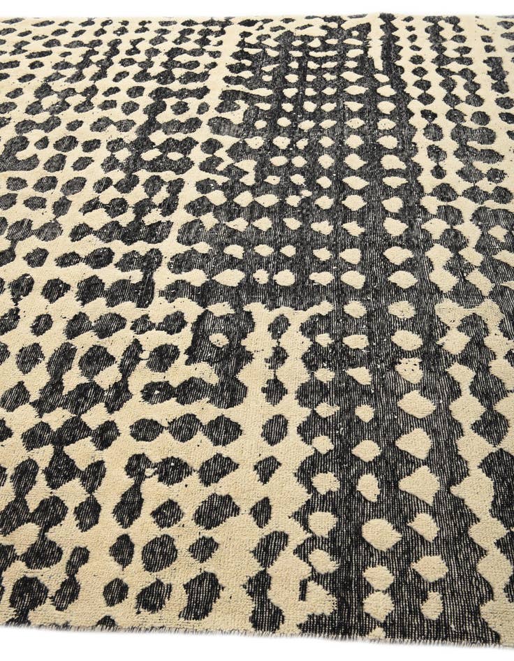 Detail image of 7' 10 x 10' 2  Hand Knotted Darya Wool Rug