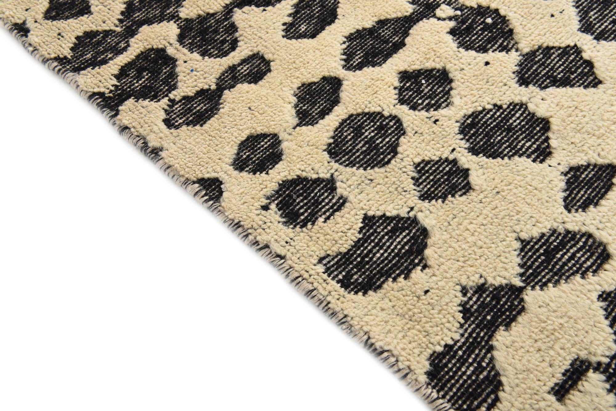 7' 10 x 10' 2 Hand Knotted Darya Wool Rug