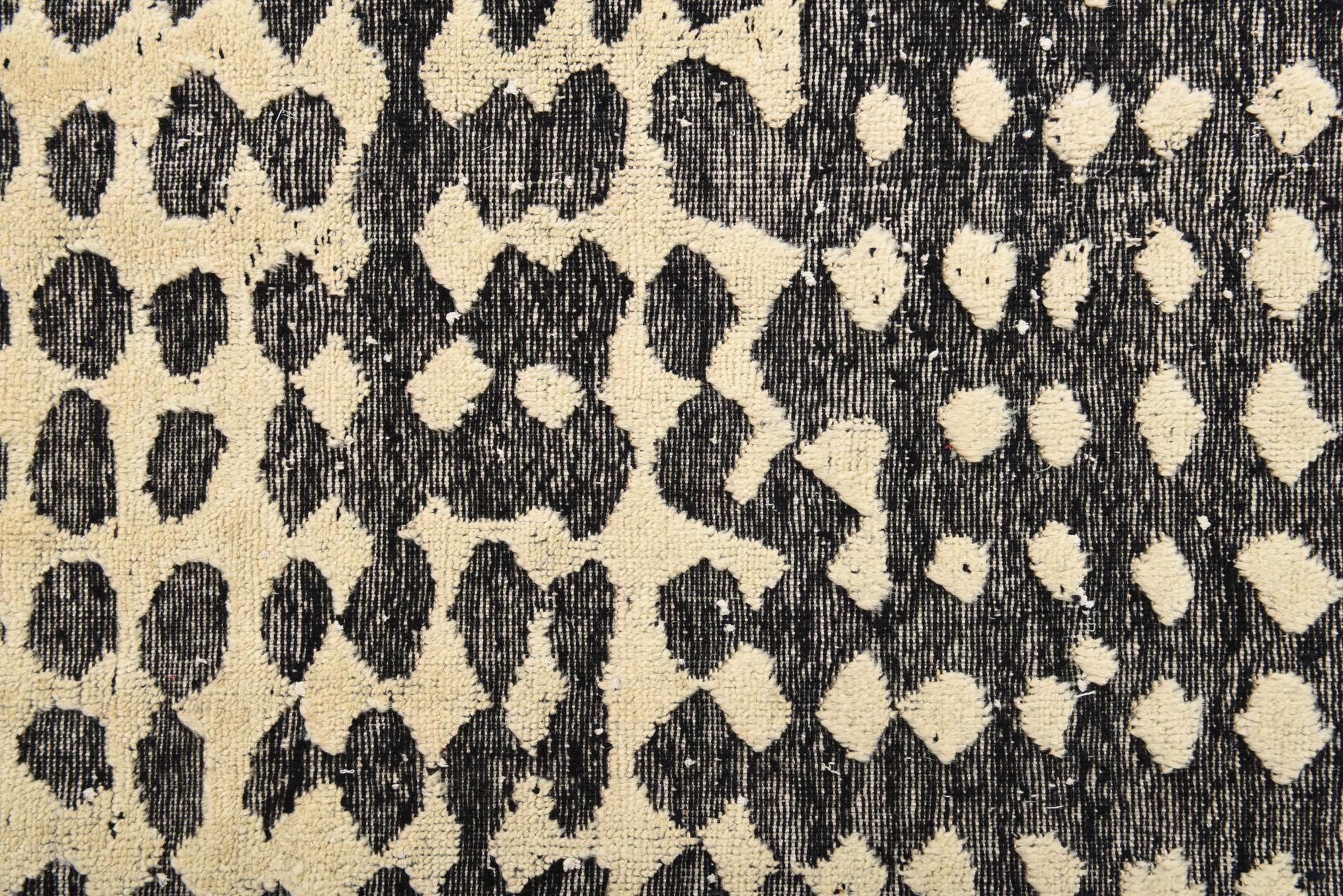7' 10 x 10' 2 Hand Knotted Darya Wool Rug