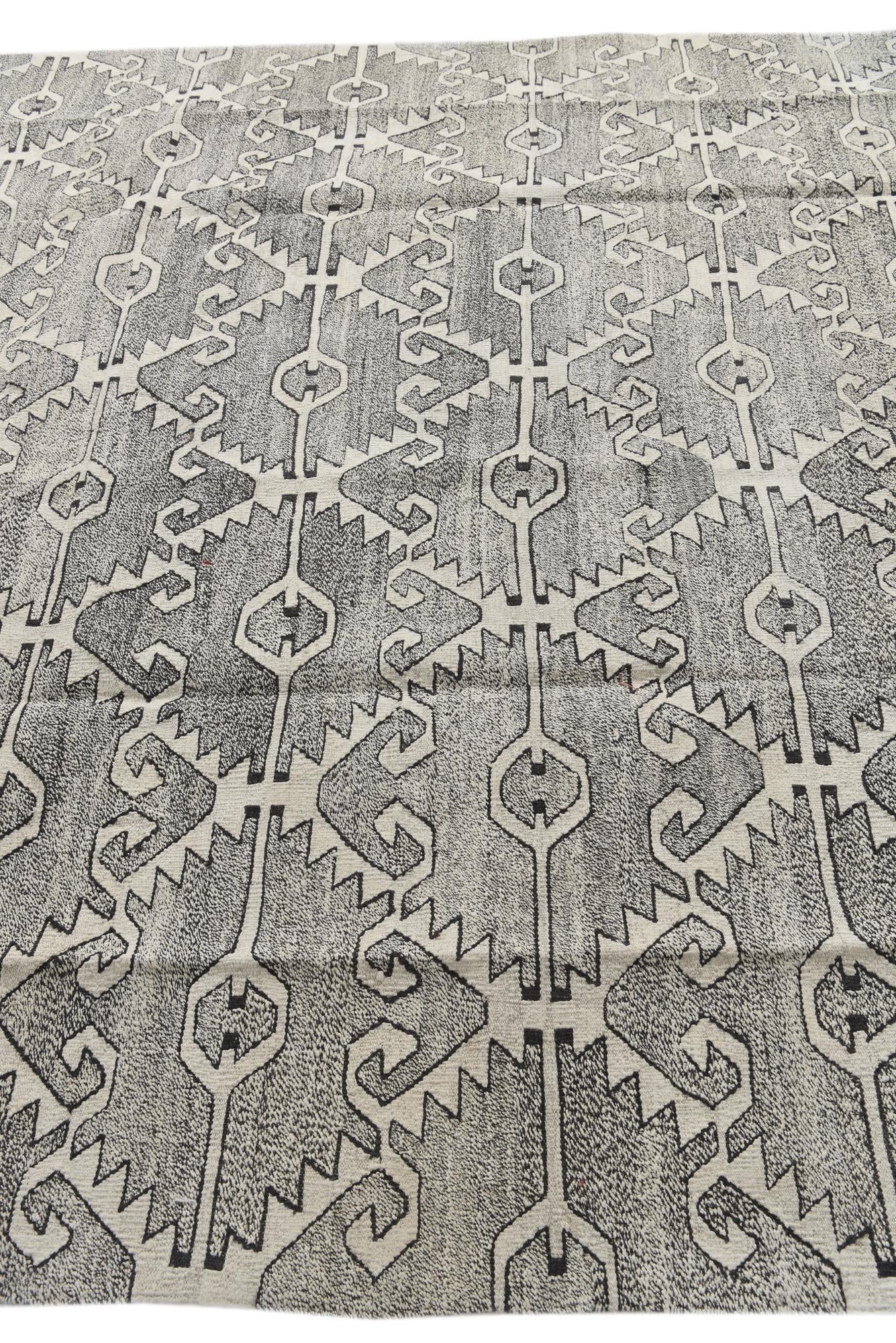 8' 4 x 10' 9 Hand Woven Darya Wool Rug