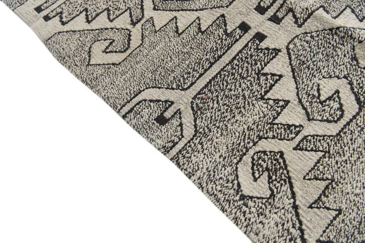 Detail image of 8' 4 x 10' 9 Hand Woven Darya Wool Rug
