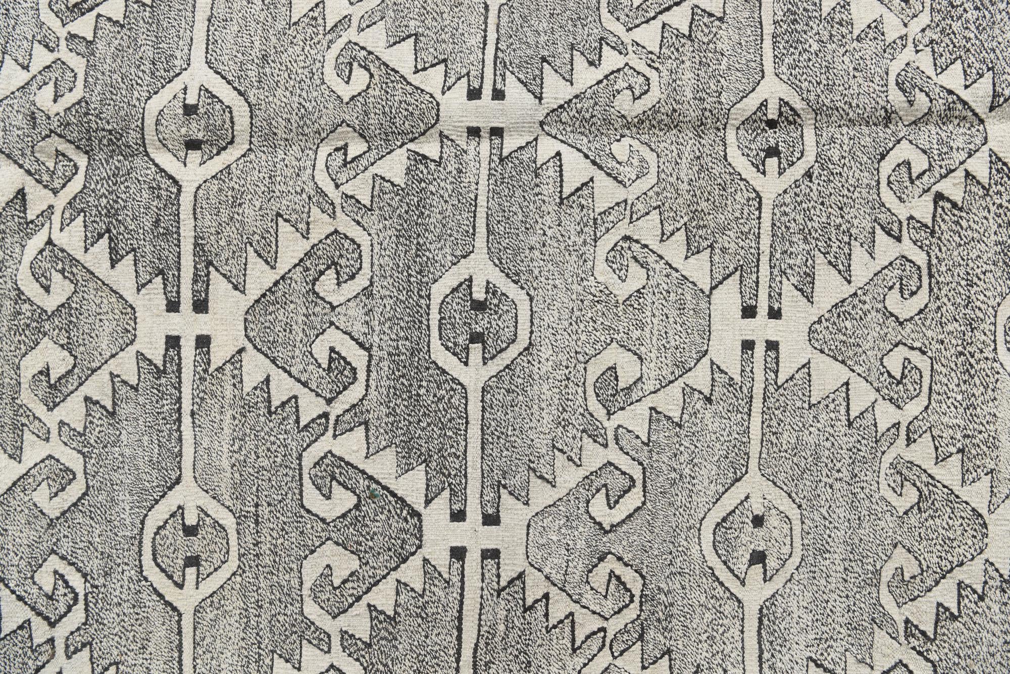 8' 4 x 10' 9 Hand Woven Darya Wool Rug