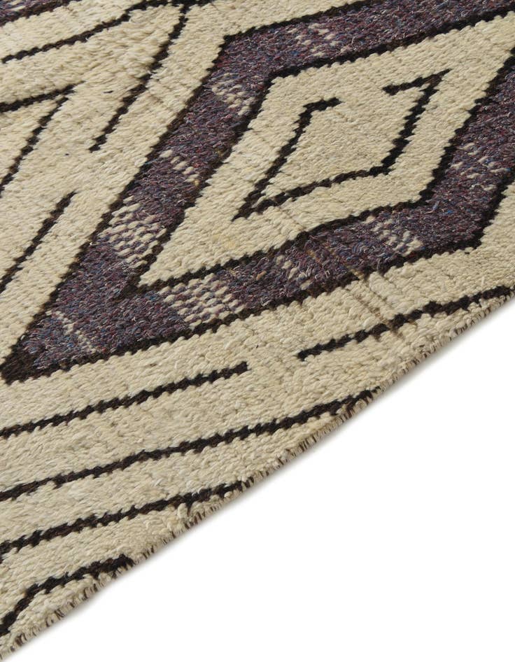 Detail image of 10' 1 x 14' 5 Hand Knotted Darya Wool Rug