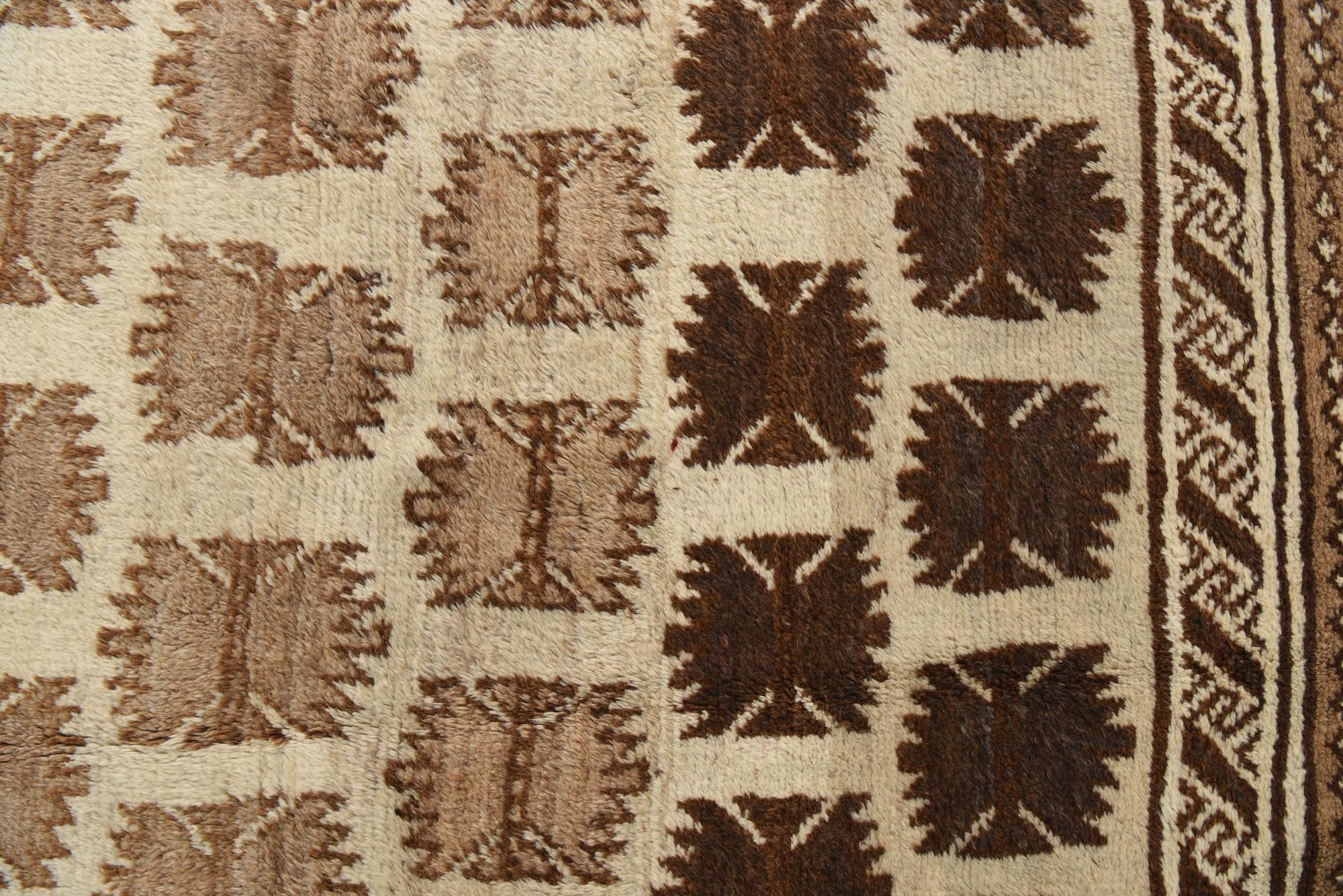 6' 8 x 9' Hand Knotted Darya Wool Rug
