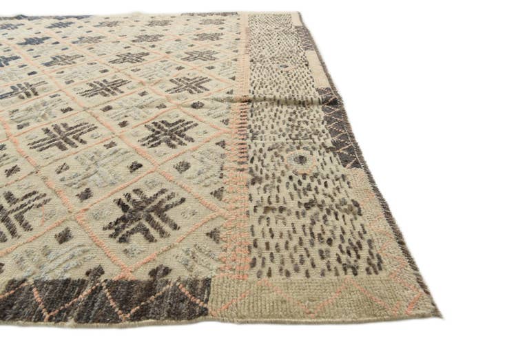 Detail image of 7' 8 x 10' 2 Hand Knotted Darya Wool Rug