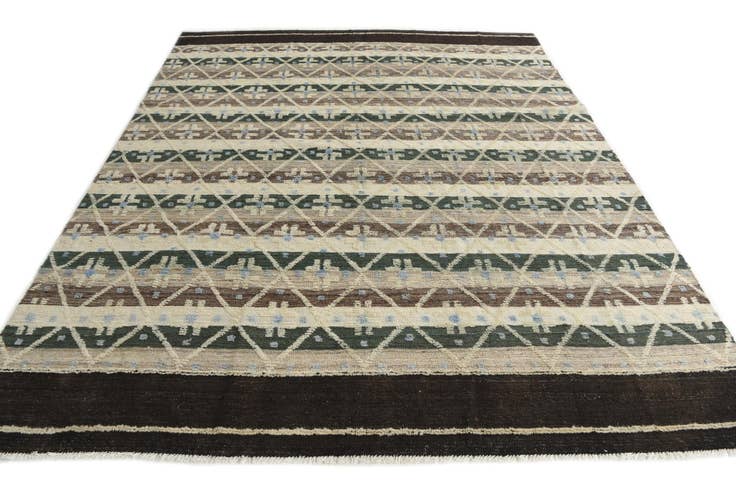 Detail image of 8' 2 x 10' 3 Hand Knotted Darya Wool Rug