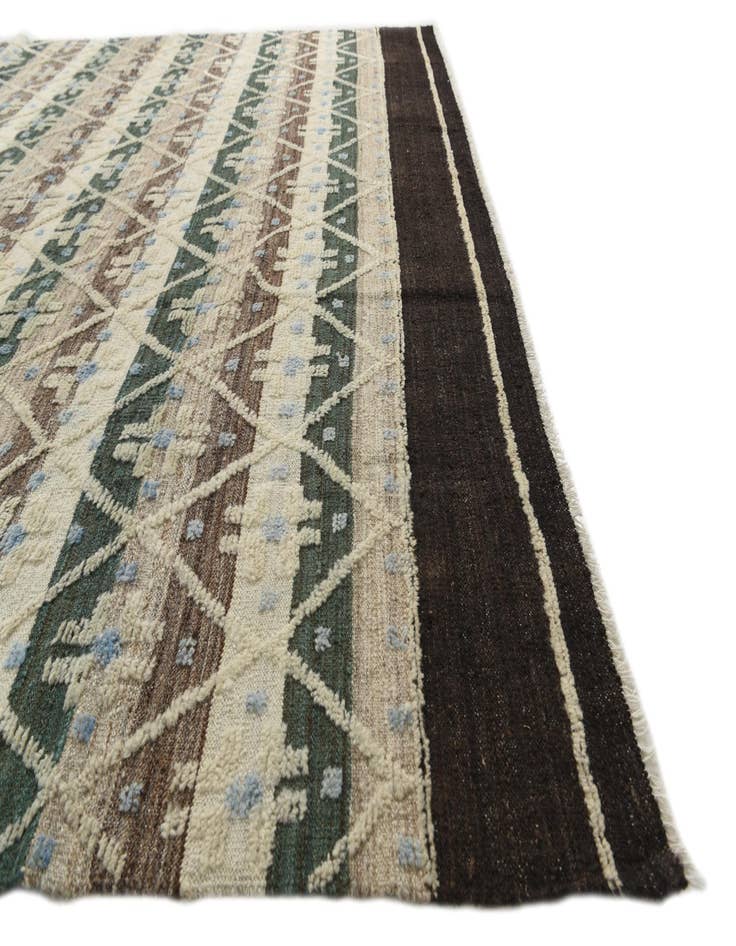 Detail image of 8' 2 x 10' 3  Hand Knotted Darya Wool Rug