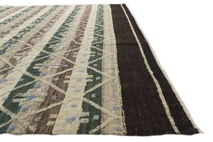 Detail image of 8' 2 x 10' 3 Hand Knotted Darya Wool Rug