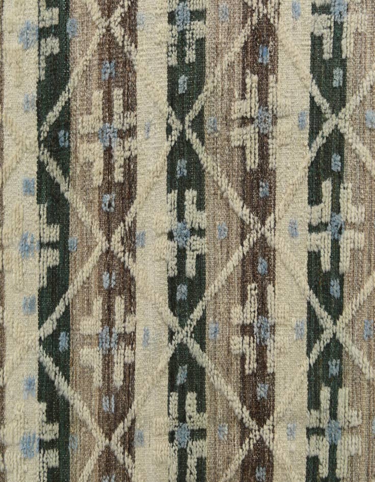 Detail image of 8' 2 x 10' 3  Hand Knotted Darya Wool Rug